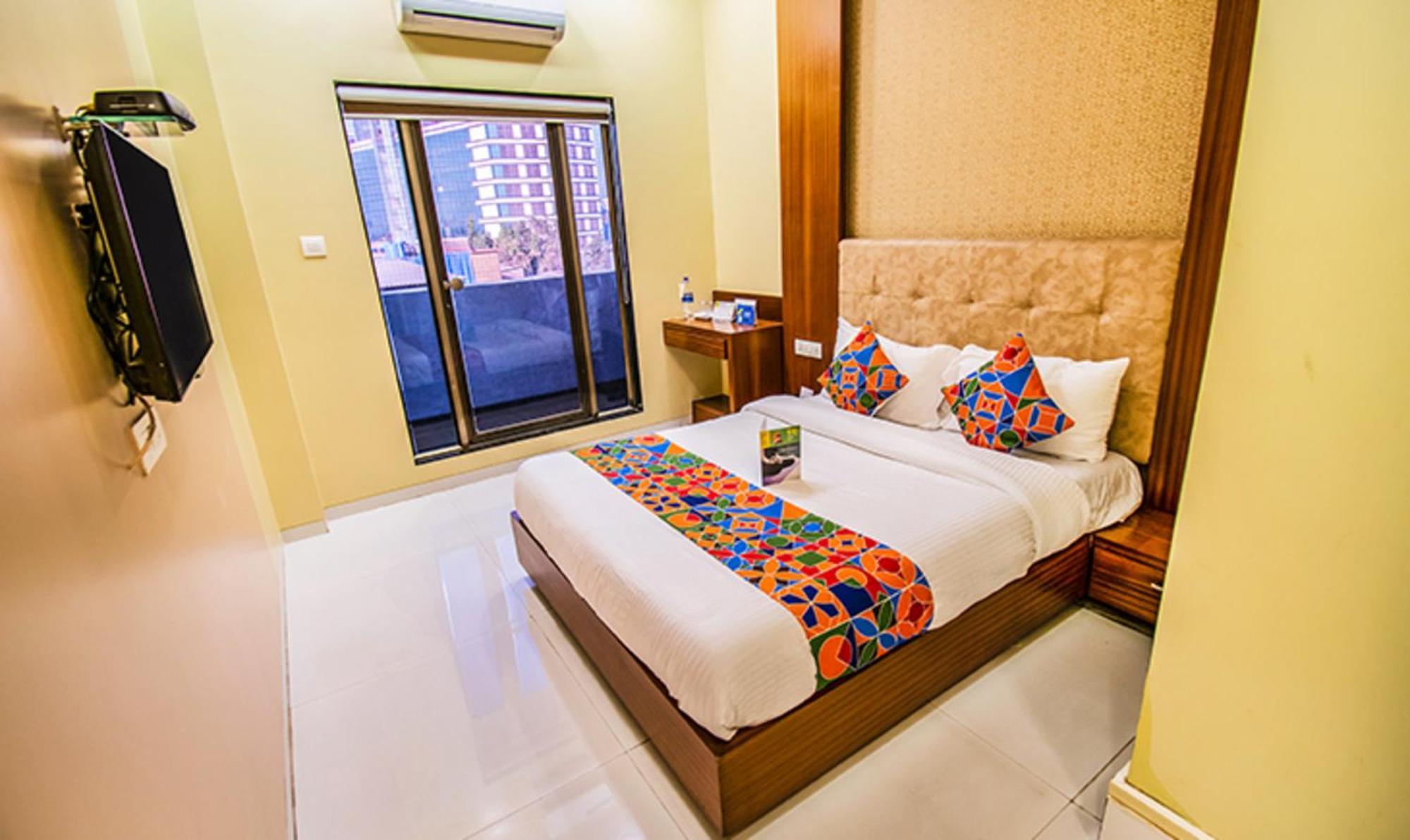 Capital O 60582 Hotel Seven Hills Bombaim Exterior foto