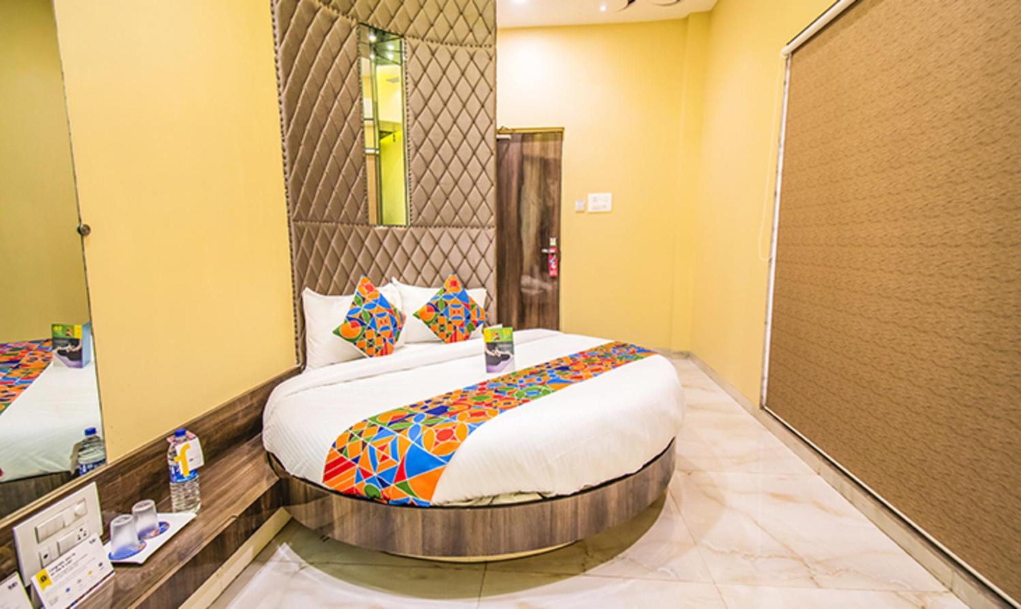 Capital O 60582 Hotel Seven Hills Bombaim Exterior foto