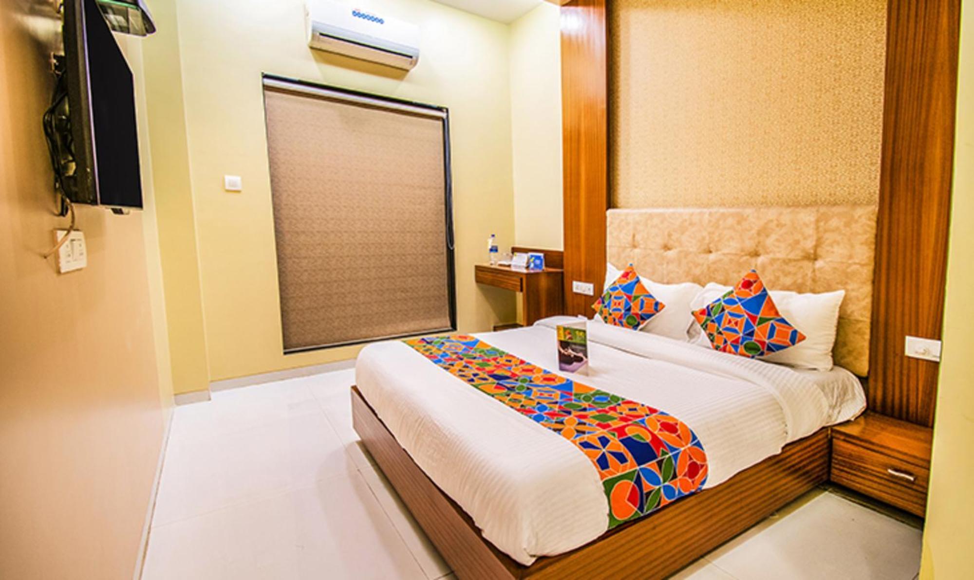 Capital O 60582 Hotel Seven Hills Bombaim Exterior foto