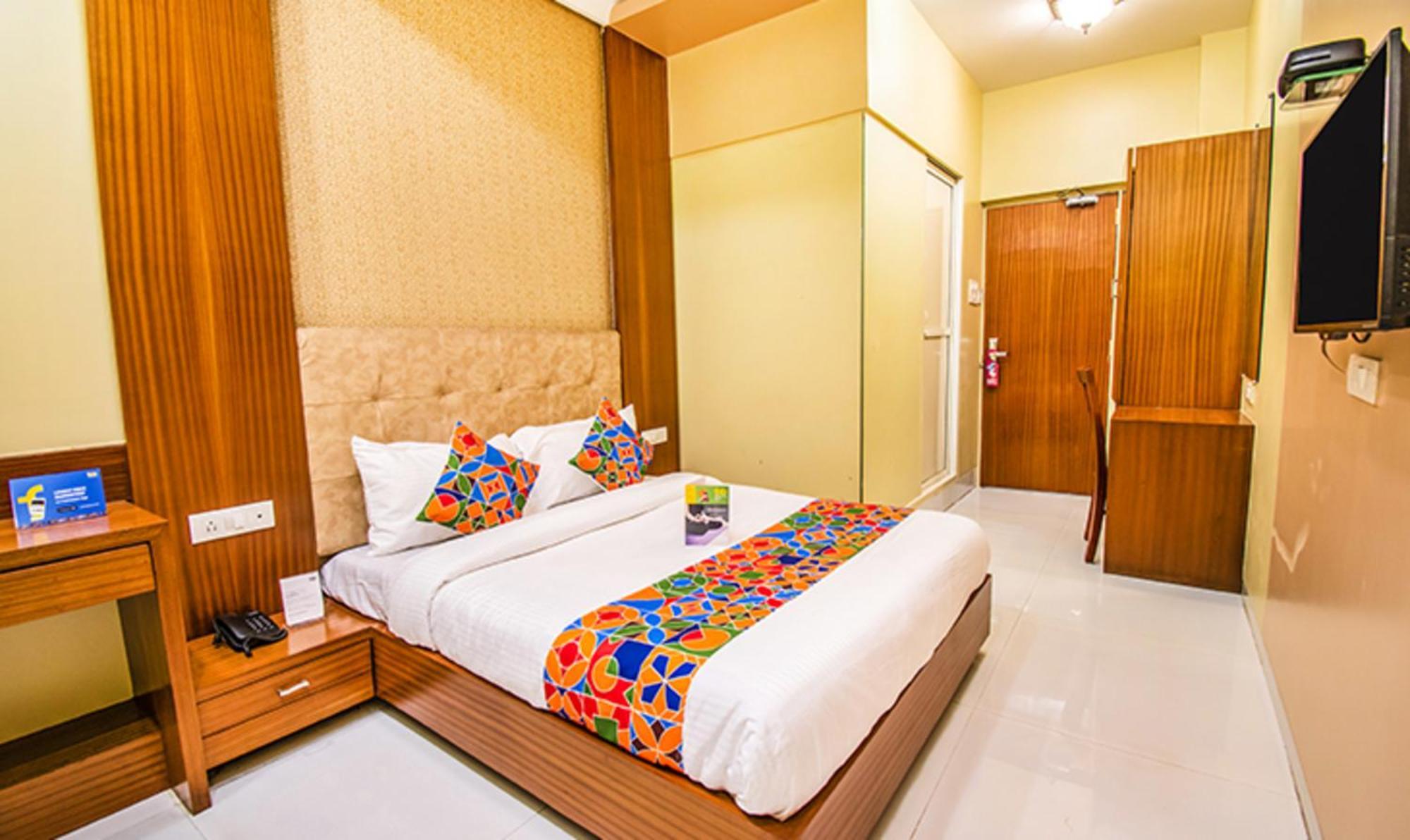 Capital O 60582 Hotel Seven Hills Bombaim Exterior foto