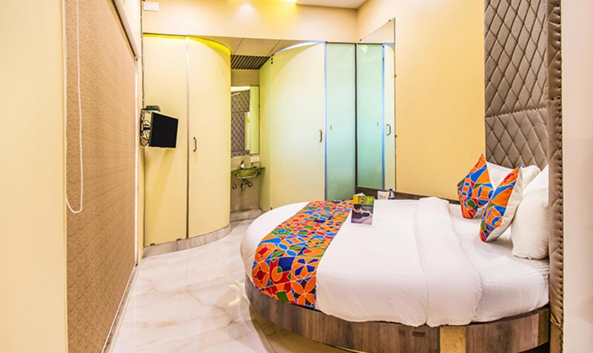 Capital O 60582 Hotel Seven Hills Bombaim Exterior foto